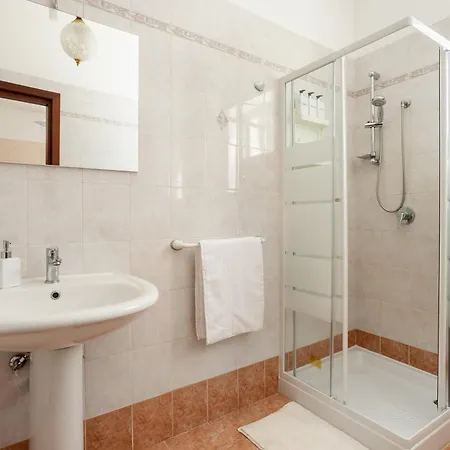 Chez Dione * 锡拉库扎